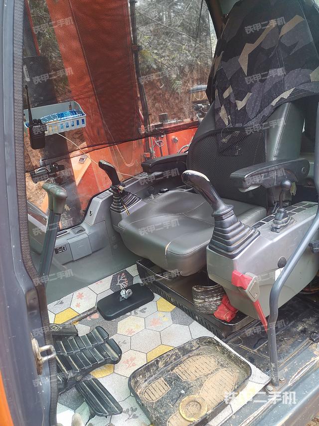 驾驶室整体（整机外观）