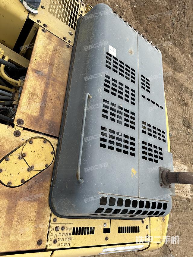 驾驶室顶部（整机外观）