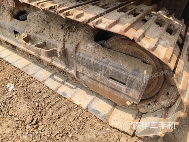 右側(cè)行走馬達蓋板(行走機構(gòu)) 右側(cè)行走馬達蓋板(行走機構(gòu))