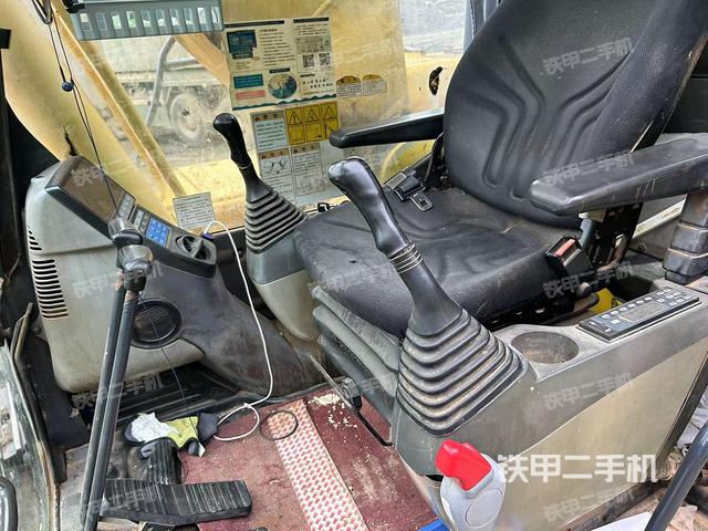 驾驶室整体（整机外观）