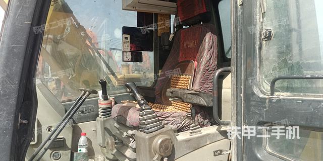 驾驶室整体（整机外观）