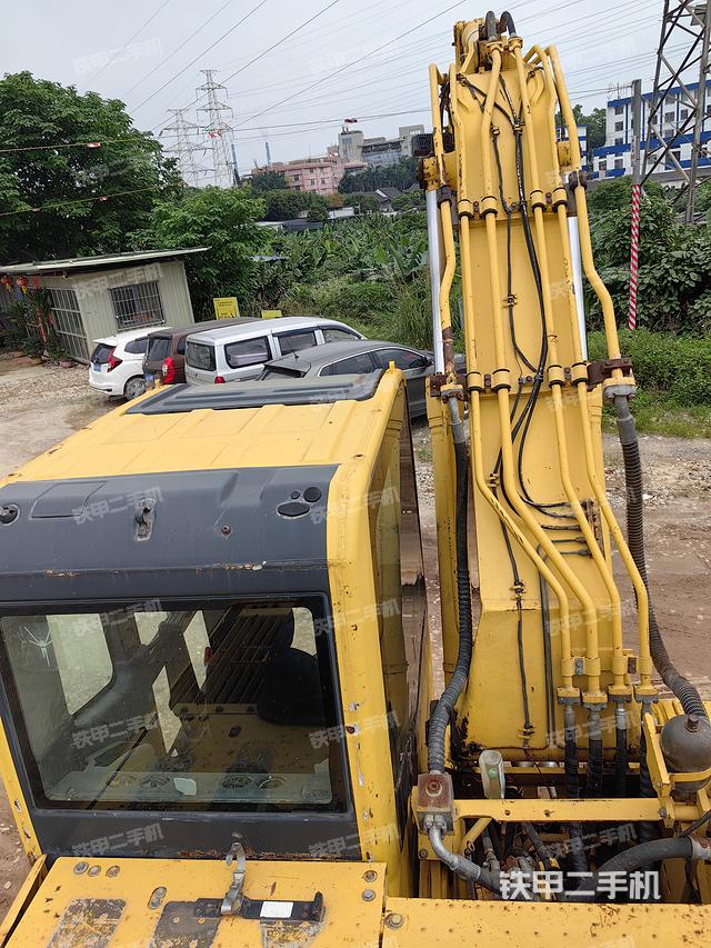 驾驶室顶部（整机外观）