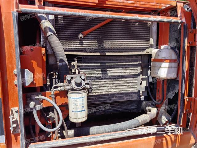 散熱器正面（大件艙室）