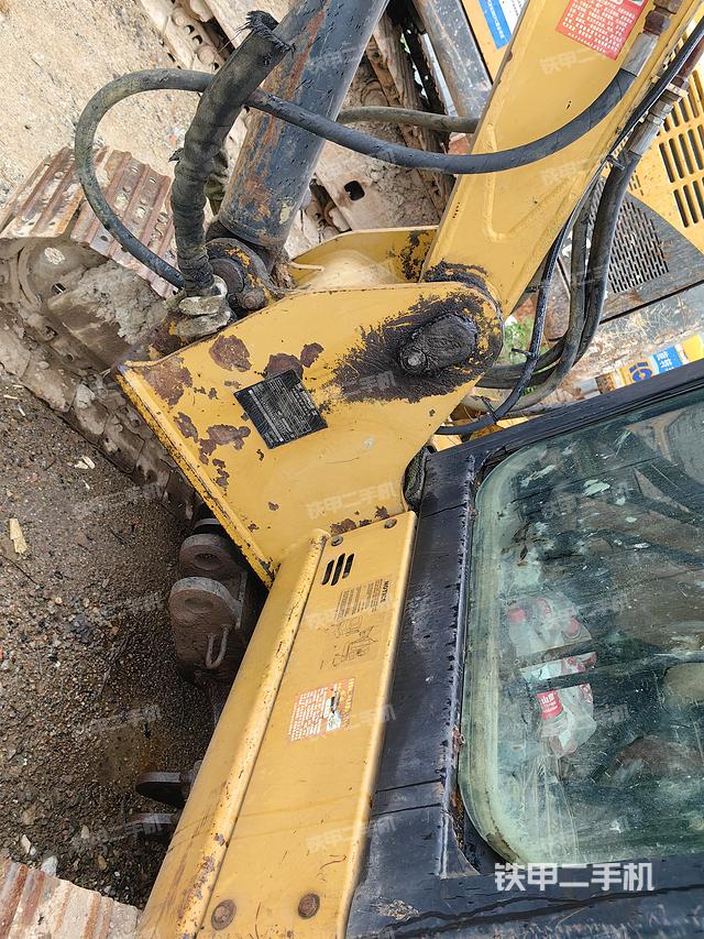 回转马达和主控阀（整机外观）