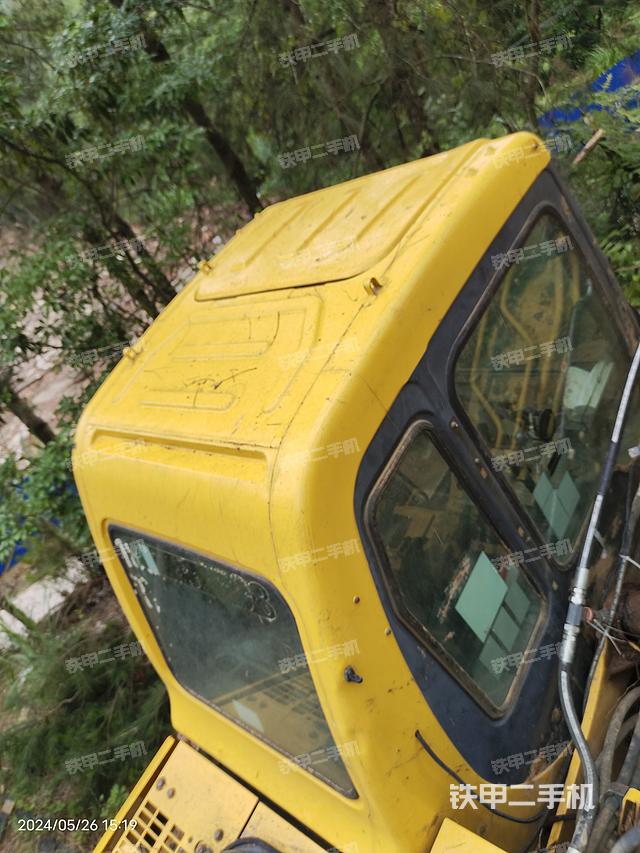 驾驶室顶部（整机外观）