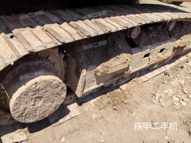 右側(cè)履帶整體(行走機(jī)構(gòu)) 右側(cè)履帶整體(行走機(jī)構(gòu))