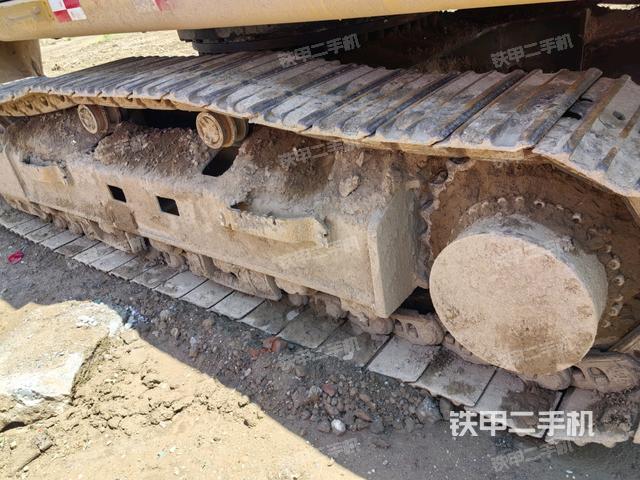 左側(cè)履帶整體?(行走機(jī)構(gòu)) 左側(cè)履帶整體?(行走機(jī)構(gòu))