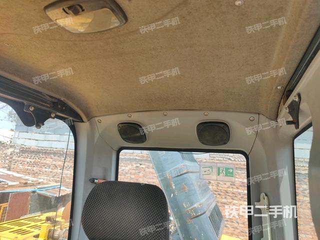 顶棚整体(驾驶室部分) 顶棚整体(驾驶室部分)