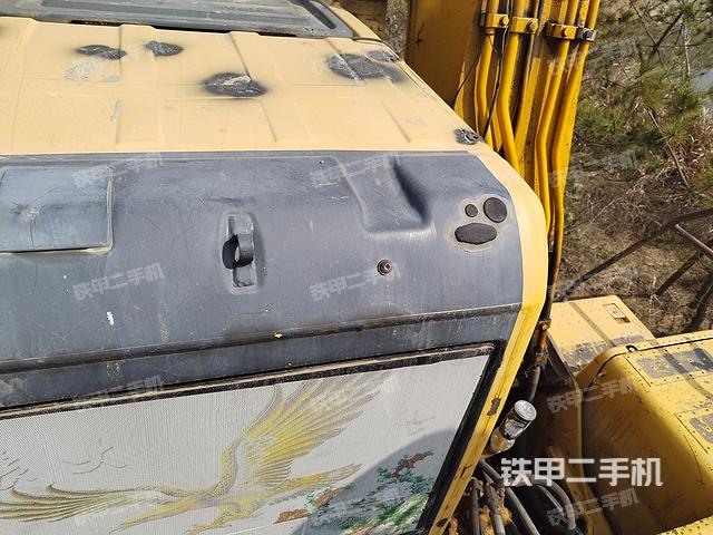 驾驶室顶部（整机外观）