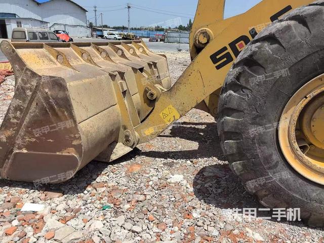 工作装置整体（整机外观及大件）