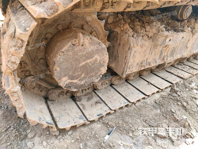 右驅(qū)動(dòng)輪（行走機(jī)構(gòu)）