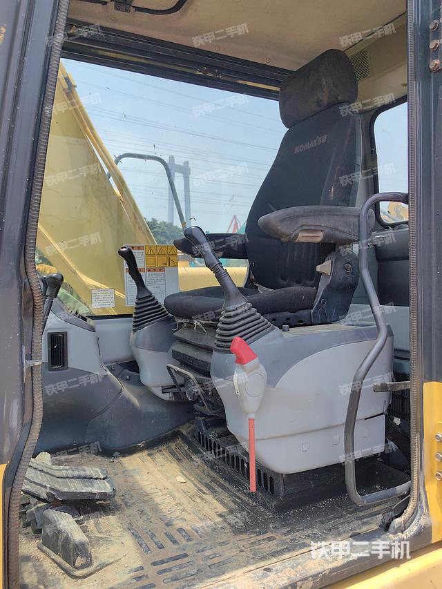 驾驶室整体（整机外观）