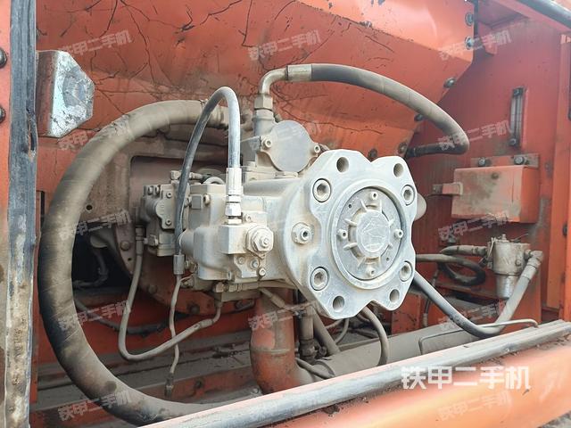 液壓泵斜45?左（大件艙室）