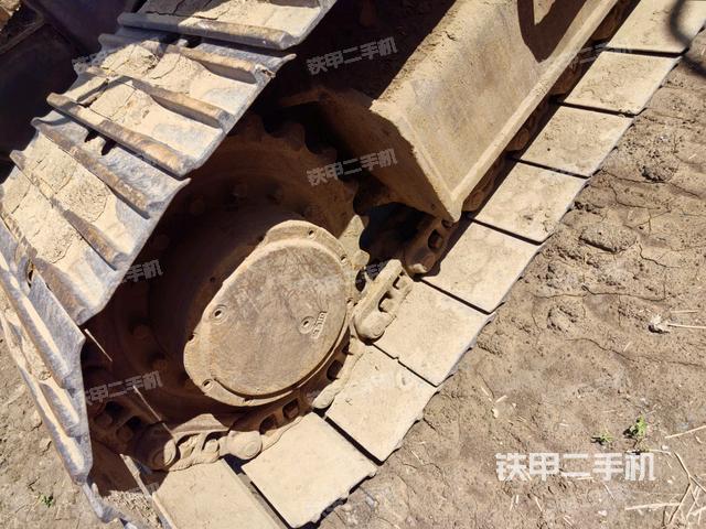 左驅(qū)動輪（行走機(jī)構(gòu)）