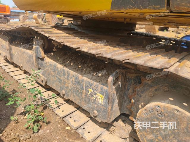 右側履帶整體?(行走機構) 右側履帶整體?(行走機構)