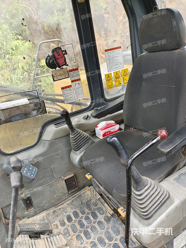 驾驶室整体（整机外观）