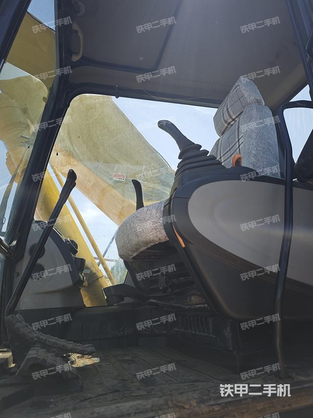 驾驶室整体（整机外观）