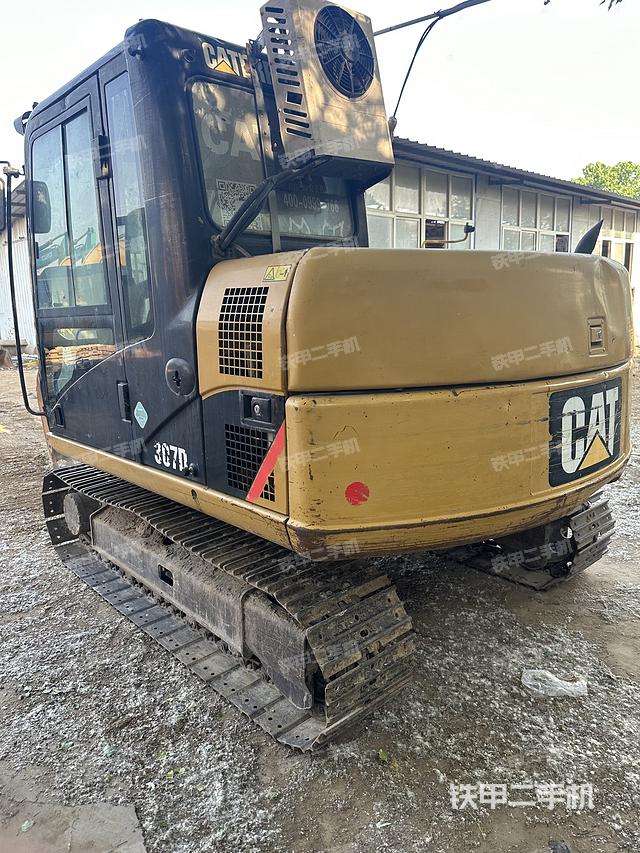 驾驶室顶部（整机外观）