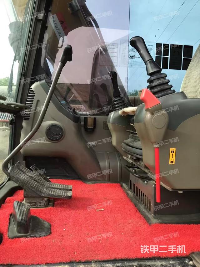 座椅左側(cè)控制臺(tái)/音響/含左手柄（駕駛室部分）