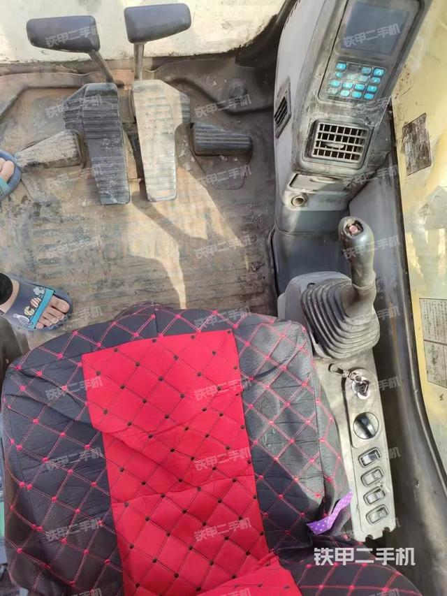 驾驶室整体（整机外观）