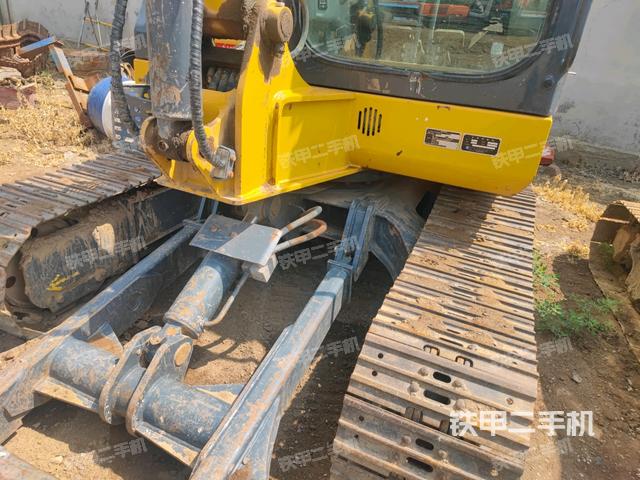 轉盤和下車架正前(工作和回轉裝置) 轉盤和下車架正前(工作和回轉裝置)