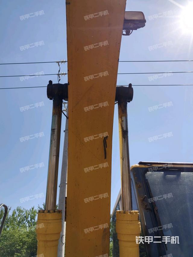 大臂油缸整體?豎拍（工作和回轉(zhuǎn)裝置）