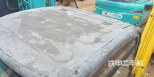 驾驶室顶部（整机外观）