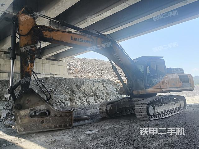 驾驶室整体（整机外观）