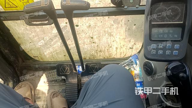 驾驶室整体（整机外观）