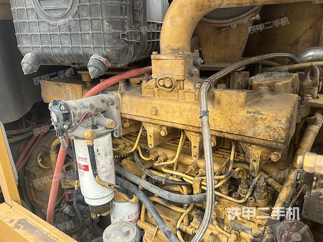 发动机左侧（整机外观及大件）