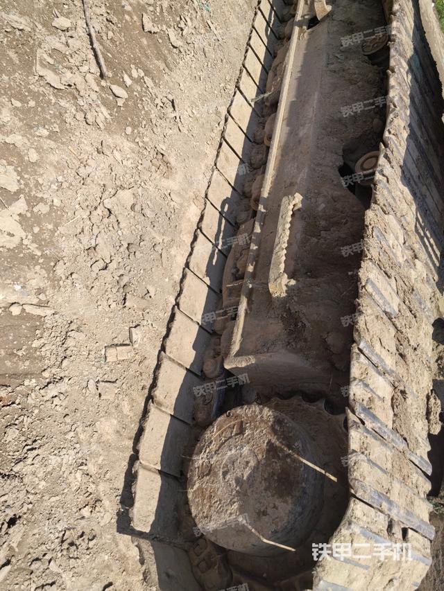 右側(cè)履帶整體（行走機構(gòu)）