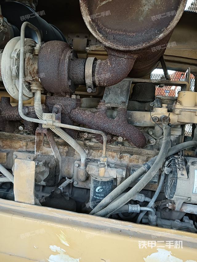 发动机右侧（整机外观及大件）