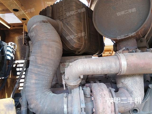 发动机右侧（整机外观及大件）