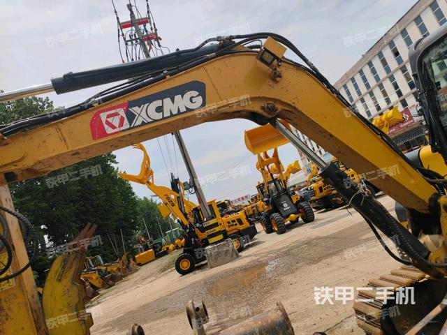 小臂整體右前(工作和回轉(zhuǎn)裝置) 小臂整體右前(工作和回轉(zhuǎn)裝置)