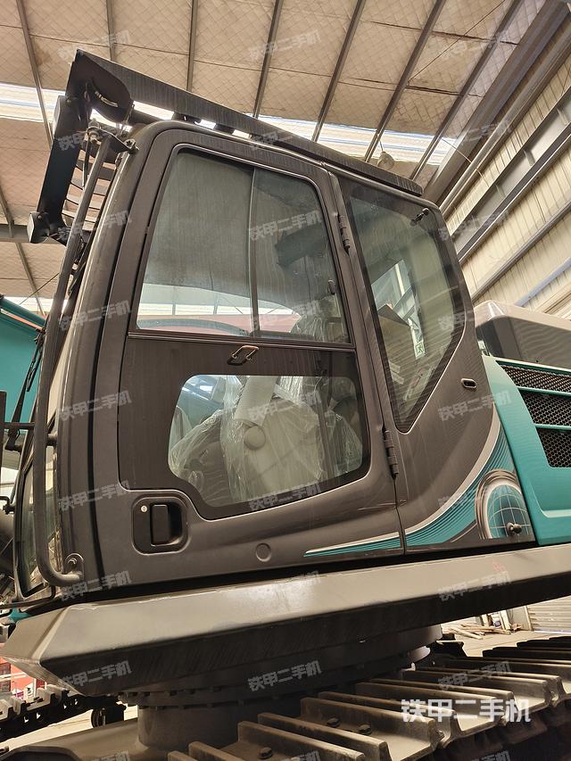 驾驶室整体（整机外观）