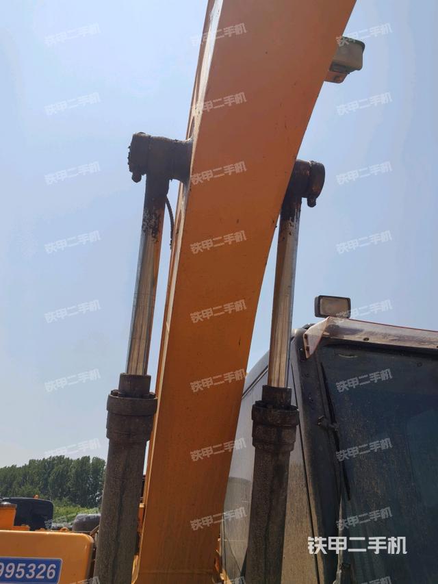 大臂油缸整體?豎拍（工作和回轉(zhuǎn)裝置）