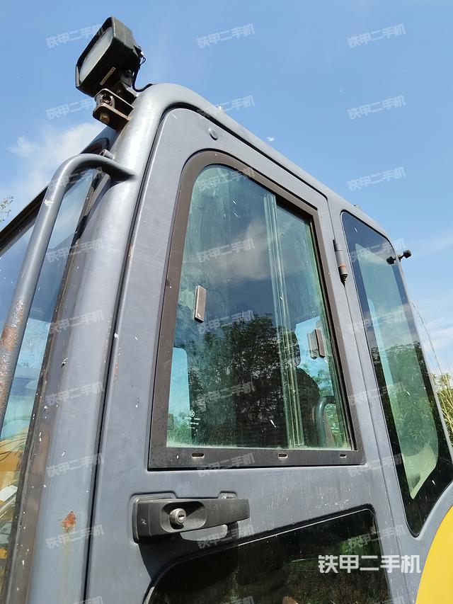 驾驶室整体（整机外观）