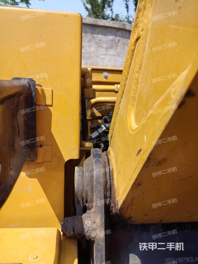 大臂根部?斜（工作和回轉(zhuǎn)裝置）