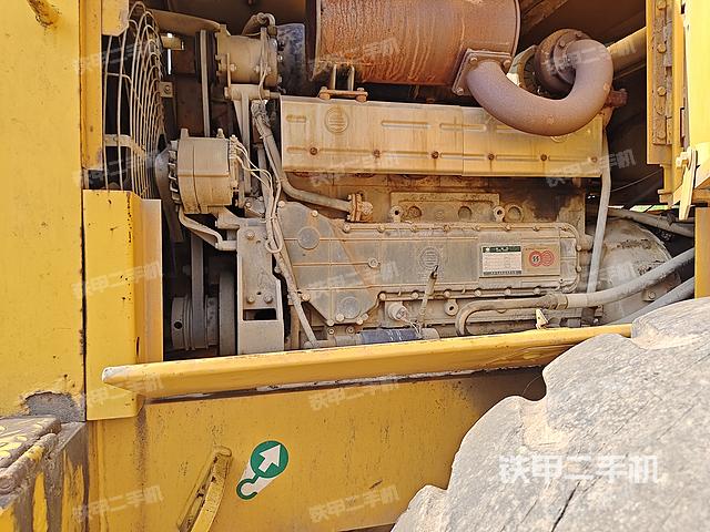 发动机右侧（整机外观及大件）