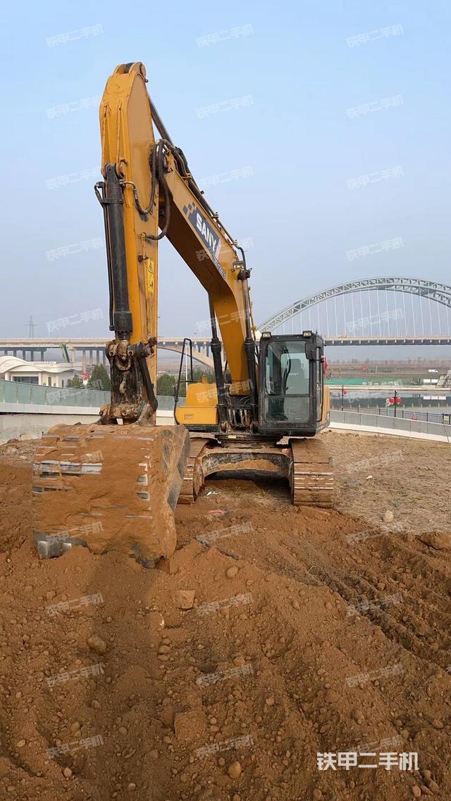 驾驶室整体（整机外观）