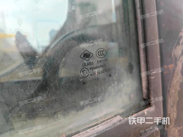后窗玻璃角標(駕駛室部分) 后窗玻璃角標(駕駛室部分)