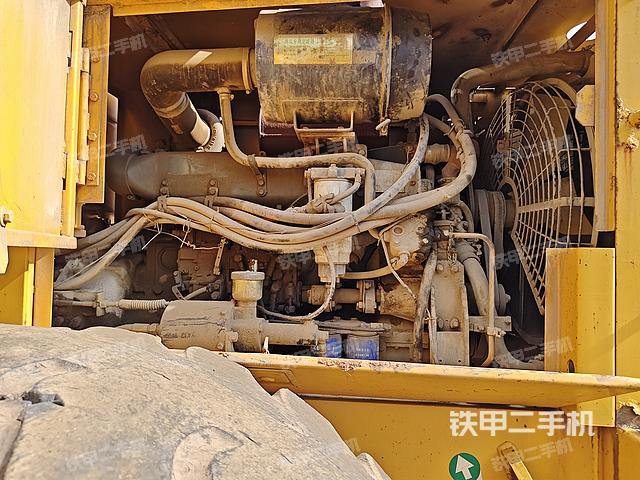 发动机左侧（整机外观及大件）