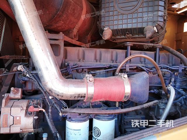 发动机左侧（整机外观及大件）