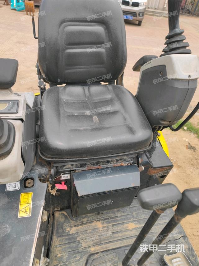 后窗玻璃角標(biāo)（駕駛室部分）