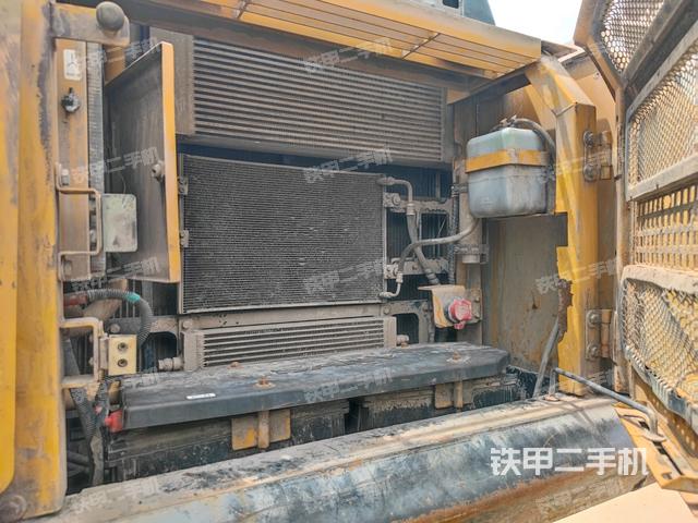 散熱器正面(大件艙室) 散熱器正面(大件艙室)