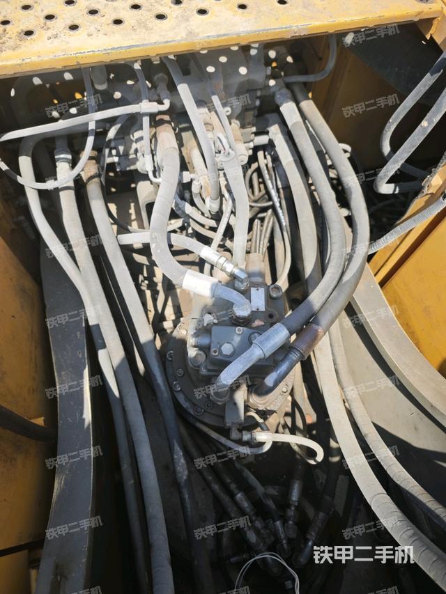 回轉(zhuǎn)馬達（上車部件）