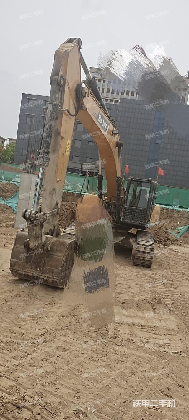 三一重工SY305C挖掘机