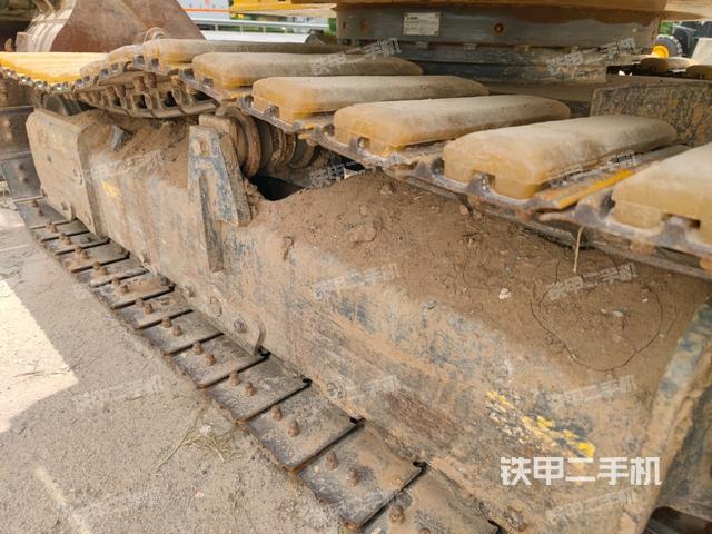 右側(cè)履帶整體?(行走機構(gòu)) 右側(cè)履帶整體?(行走機構(gòu))