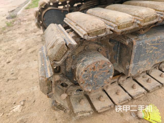 右驱动轮（行走机构）