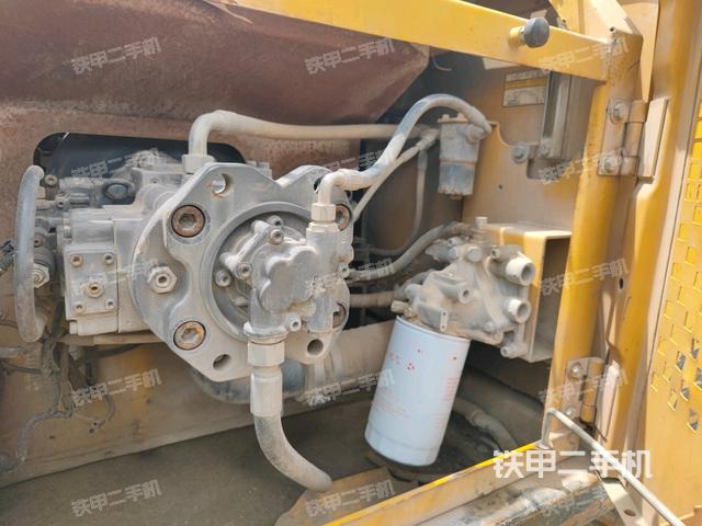 液壓泵斜45?左(大件艙室) 液壓泵斜45?左(大件艙室)